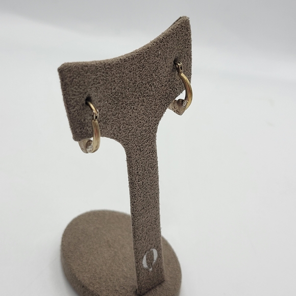 1/20 10k MOM JORDAN Dangle Small Heart Hoops - Picture 2 of 7